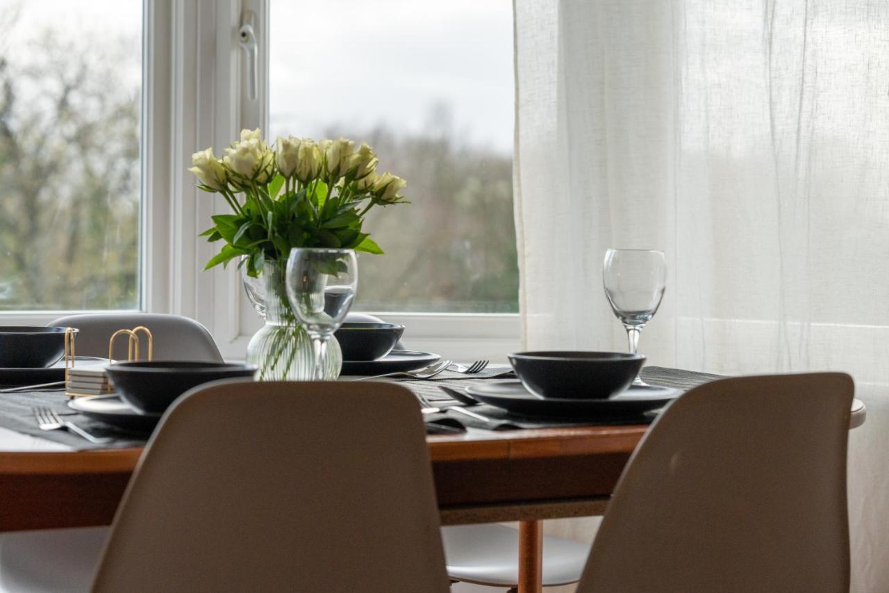 Entire Home In Streatham With Lovely Views & Ultra Fast Wi-Fi Norbury  Eksteriør bilde